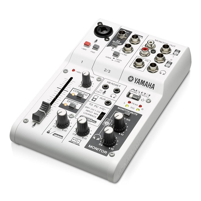 ban-tron-am-thanh-3-kenh-da-nang-yamaha-ag03